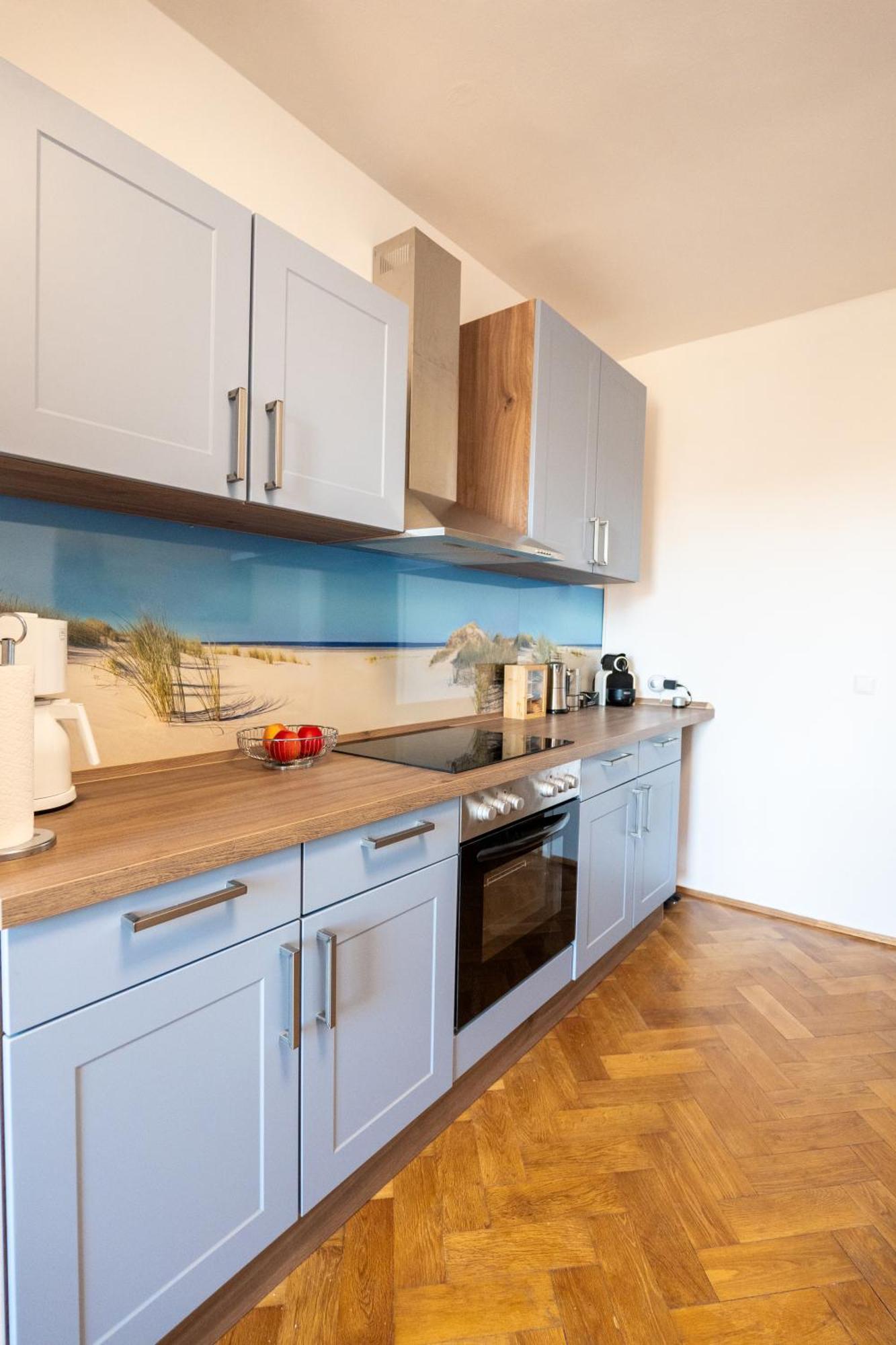 Doppelhaus- Schleussig , Moderner Altbau Dachetage Mit 2 Schlafzimmern Und Separatem Zusatzzimmer , Parkplatz - Balkon - Kamin - Eicheparkett - Arbeitsplatz Apartment Leipzig